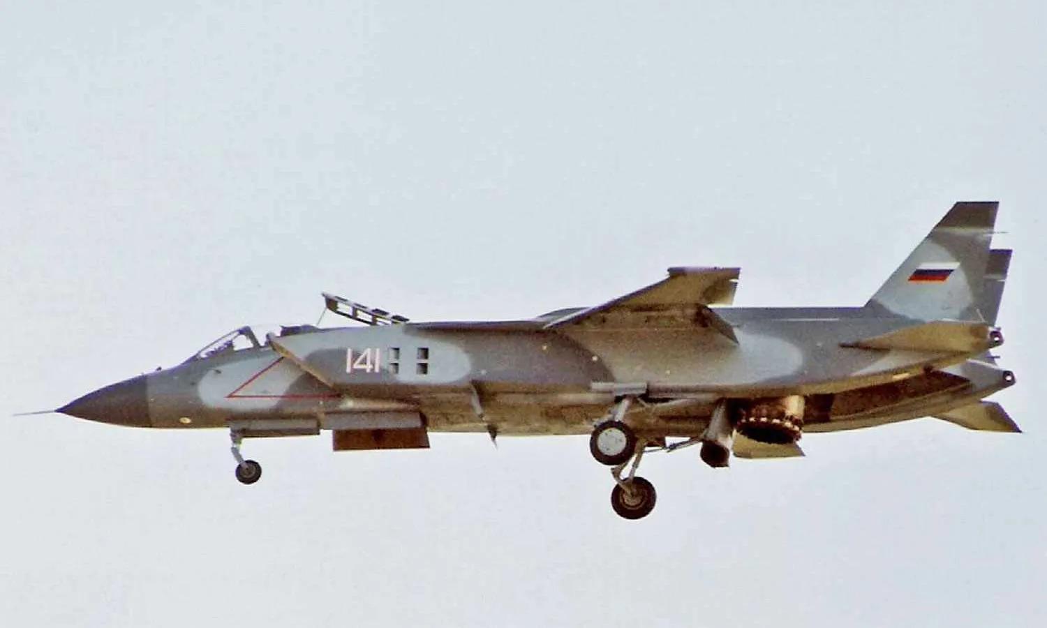 Yakovlev Yak-141 VTOL supersonic fighter (Ken Videan)