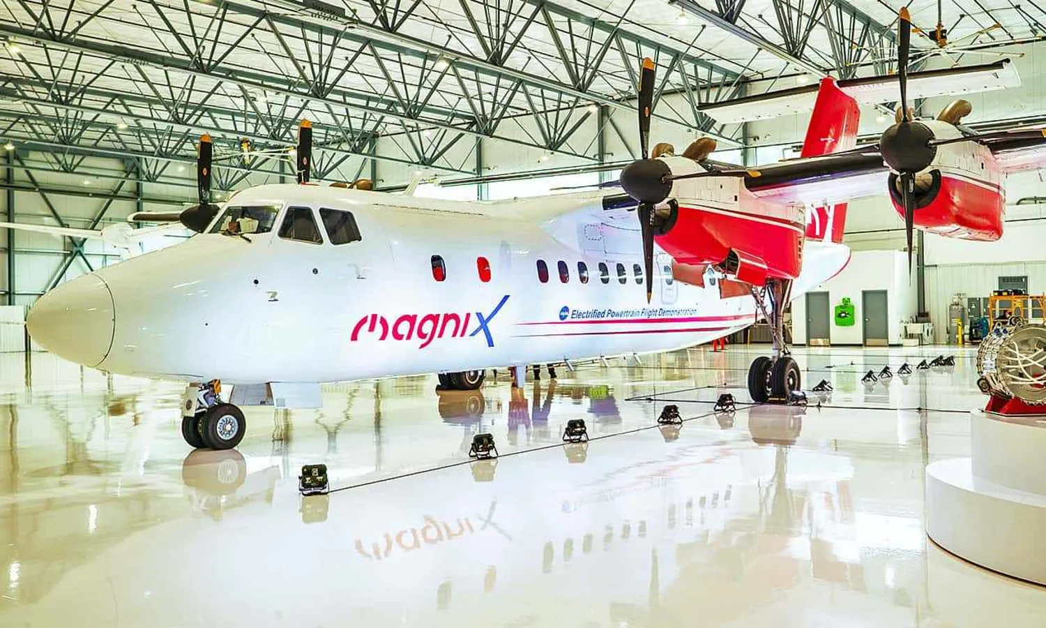 The DHC-7 aircraft that will receive two electric motors (magniX)