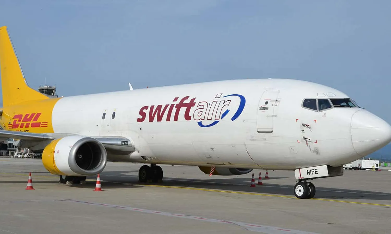 SwiftAir Boeing 737-400F EC-MFE (Olivier Cabaret)