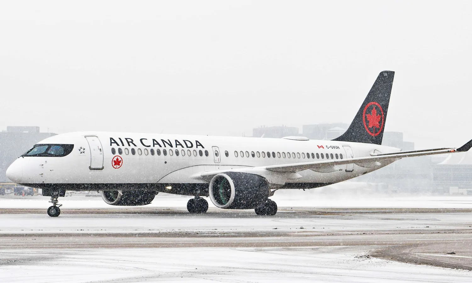 Air Canada A220-300 (Airbus)