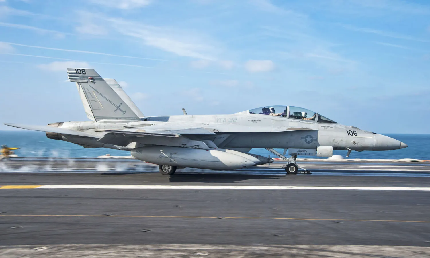 F/A-18F Super Hornet takes off from aircraft carrier Harry S. Truman (US Navy)