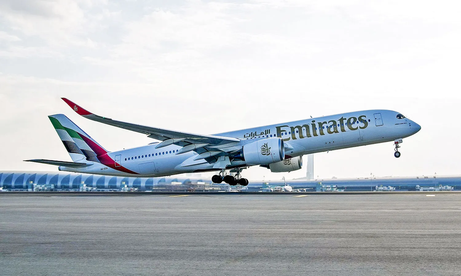 Emirates Airbus A350 debuts flight to Edinburgh (Emirates Airline)