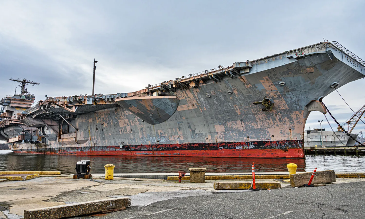 The hull of the former USS John F. Kennedy (Peter Miller)