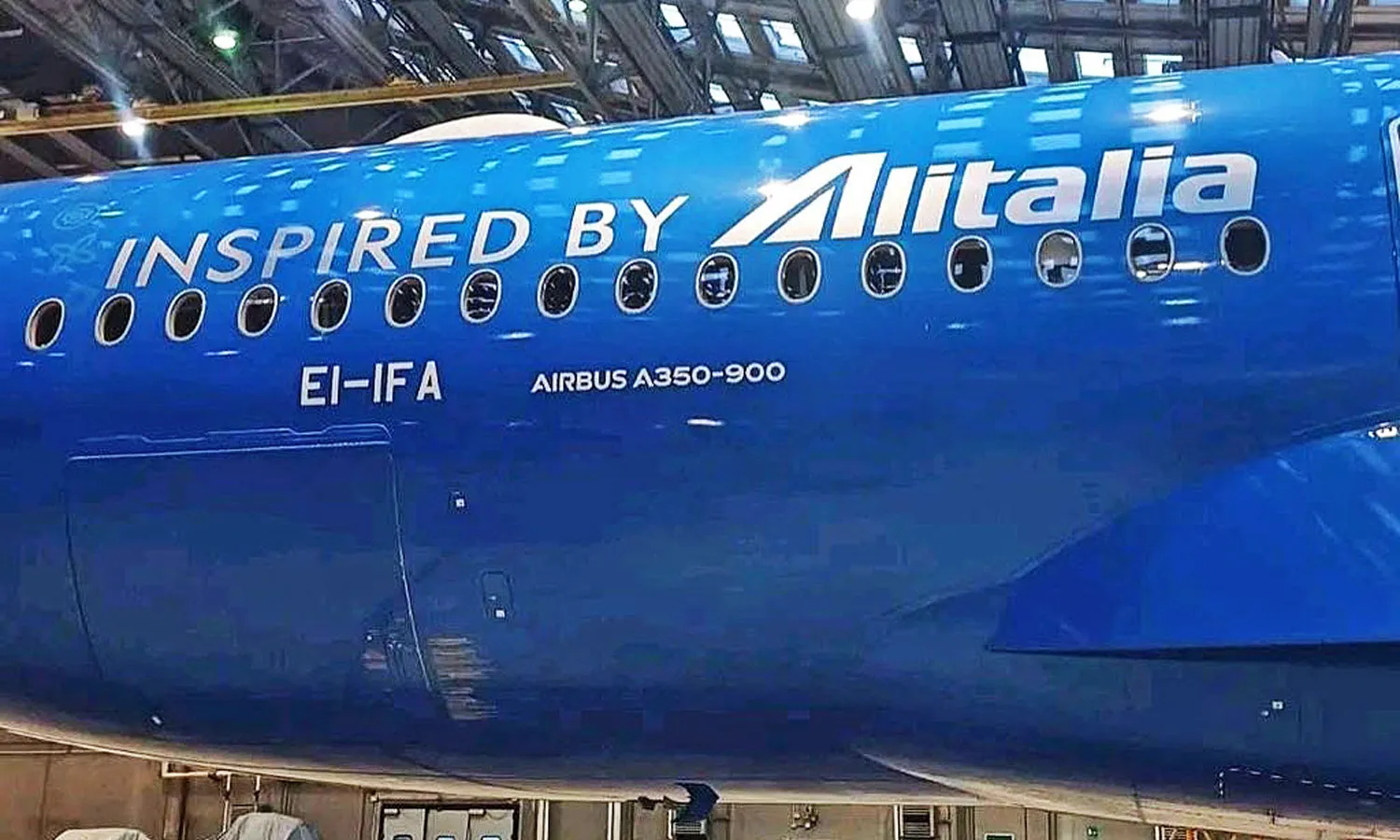 Airbus A350 EI-IFA with the slogan "inspired by Alitalia" (X)