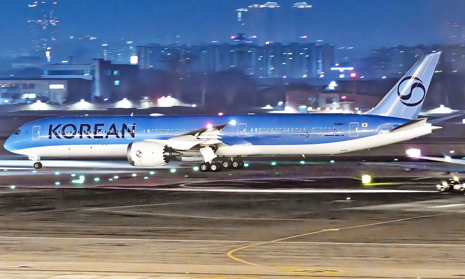 Korean Air Boeing 787-10 with the new livery (Jun.Aviation/IG)