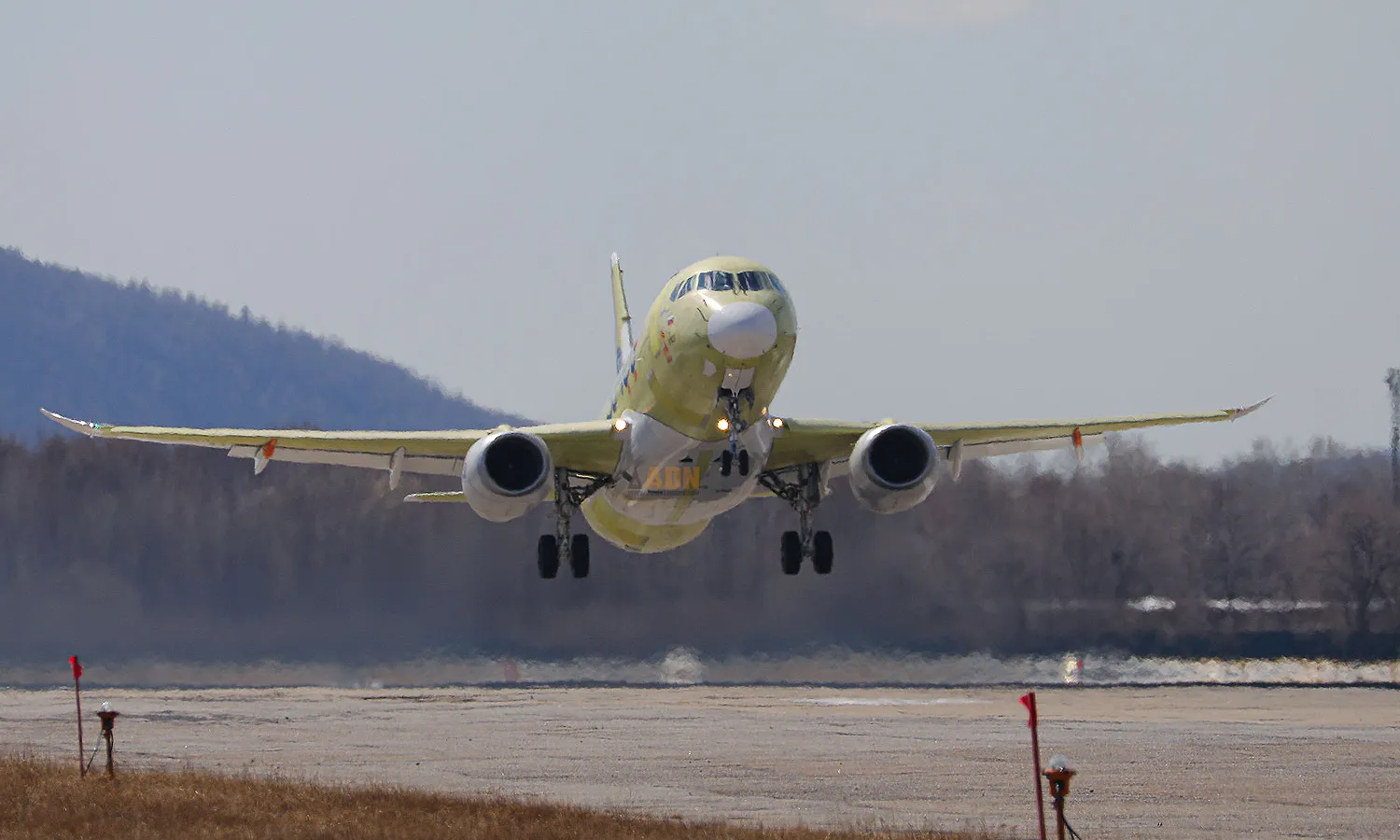 Yakovlev eyes larger SJ-Next in A220 and Embraer E2 category