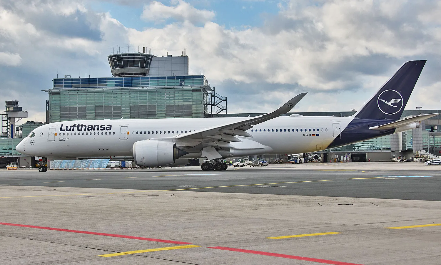 Lufthansa Group to Cut 4,000 Jobs and Pursue Operational Margin Target