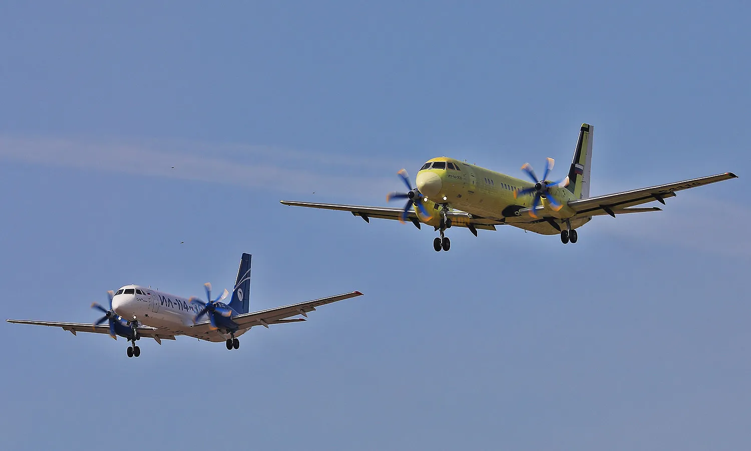 Prototypes of the Il-114-300 in joint flight (UAC)
