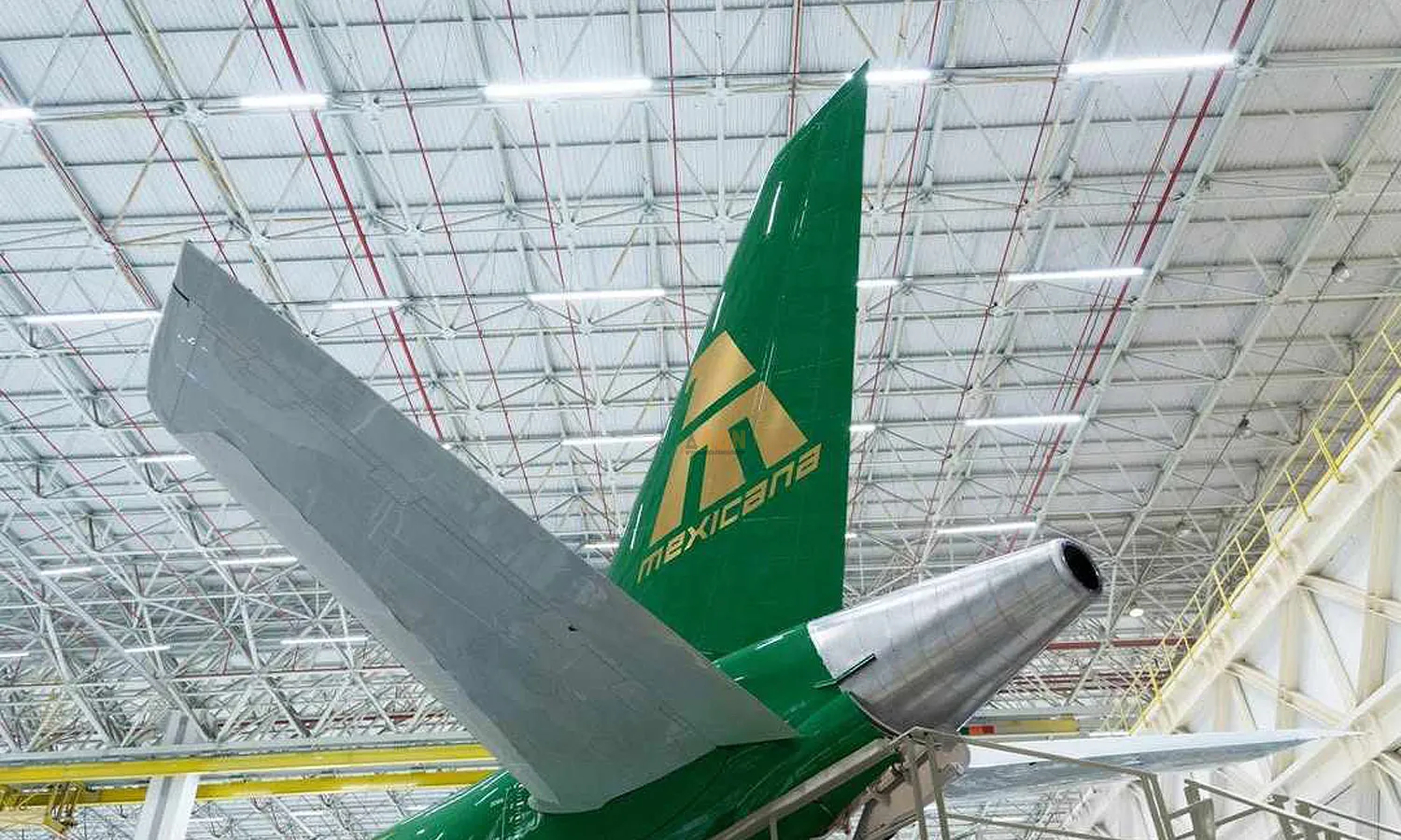 Mexicana's first E195-E2 (Embraer)